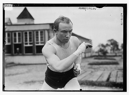 Un onorevole si affretta per presentare il suo disegno di legge